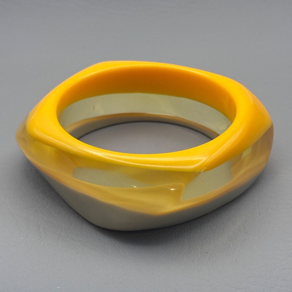 Lucite Acrylic Yellow-Orange, Clear Green Bangle Bracelet Chunky Colorful 8.5 - Picture 2 of 7